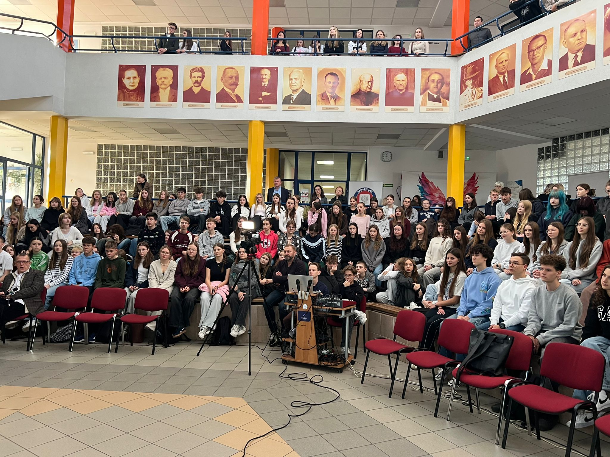 14 listopada 2025 r. w I LO im. Tadeusza Kościuszki w Wieluniu odbyło się kolejne spotkanie Młodzieżowego Klubu Pacjenta!