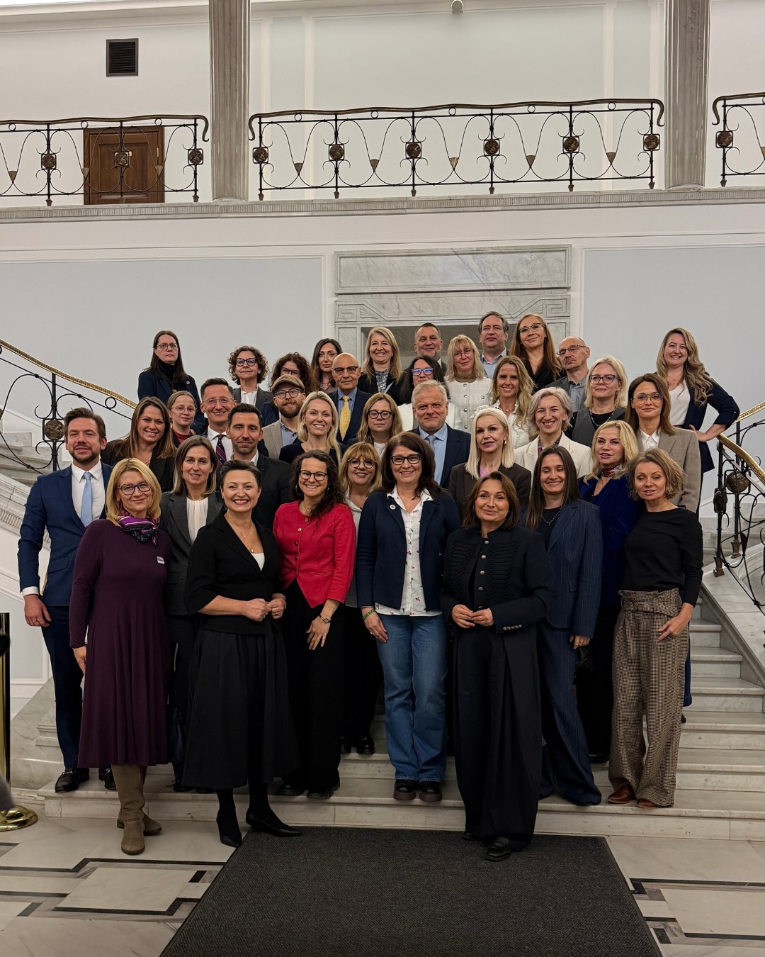 Wicemarszałek Sejmu RP uczestniczyliśmy w rozmowach w Sejm Rzeczypospolitej Polskiej dotyczących konkretnych działań w obszarze profilaktyki zdrowotnej, w związku z ustanowieniem roku 𝟐𝟎𝟐𝟔 𝐑𝐨𝐤𝐢𝐞𝐦 𝐏𝐫𝐨𝐟𝐢𝐥𝐚𝐤𝐭𝐲𝐤𝐢 𝐙𝐝𝐫𝐨𝐰𝐨𝐭𝐧𝐞𝐣.